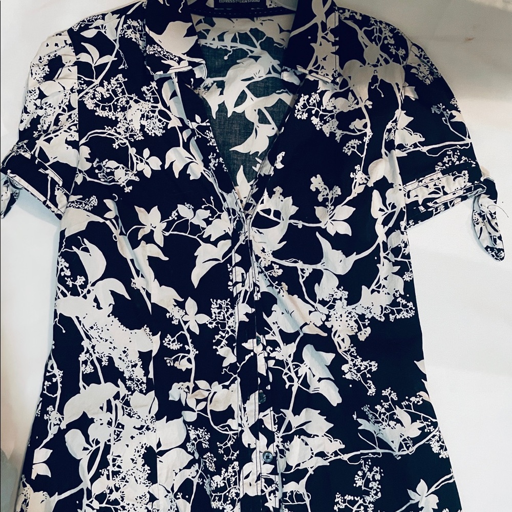 Flower print express shirt